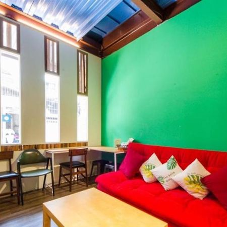 小黑琵416輕旅 Little Happy Hostel 台南 外观 照片